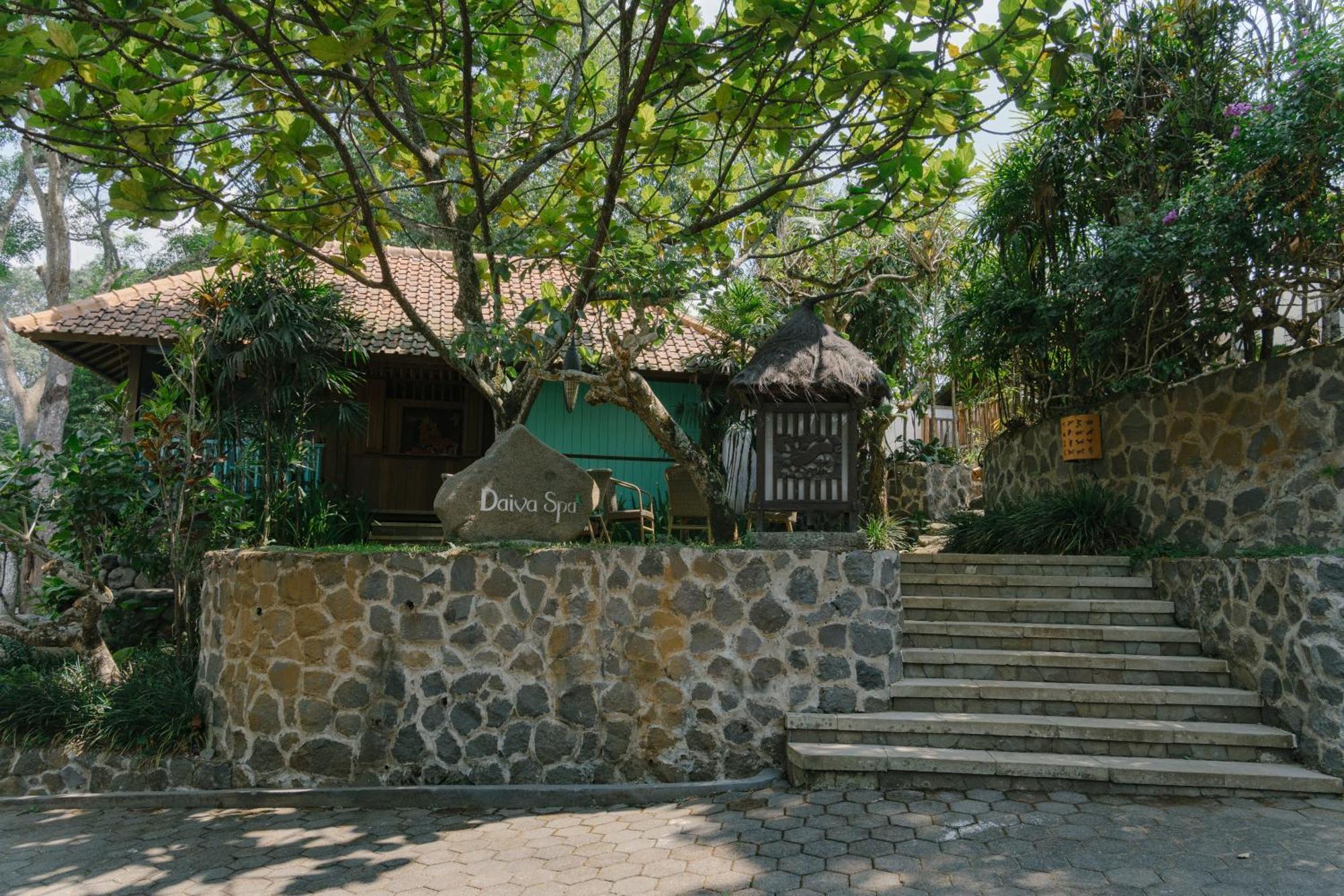 פונקאק Novus Giri Resort & Spa מראה חיצוני תמונה