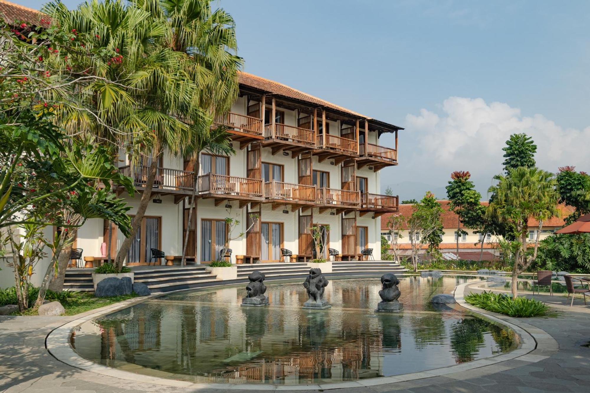 פונקאק Novus Giri Resort & Spa מראה חיצוני תמונה