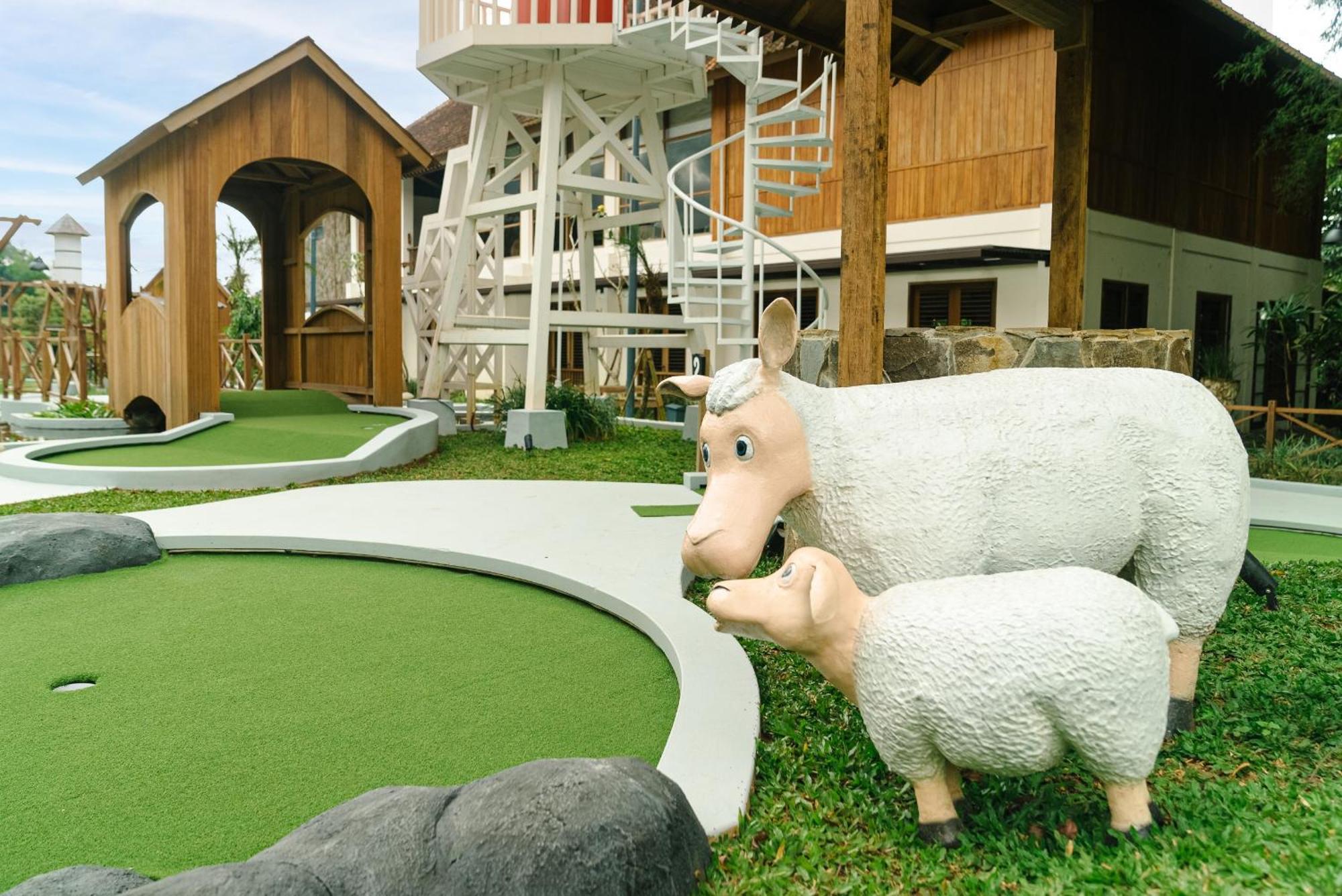 פונקאק Novus Giri Resort & Spa מראה חיצוני תמונה