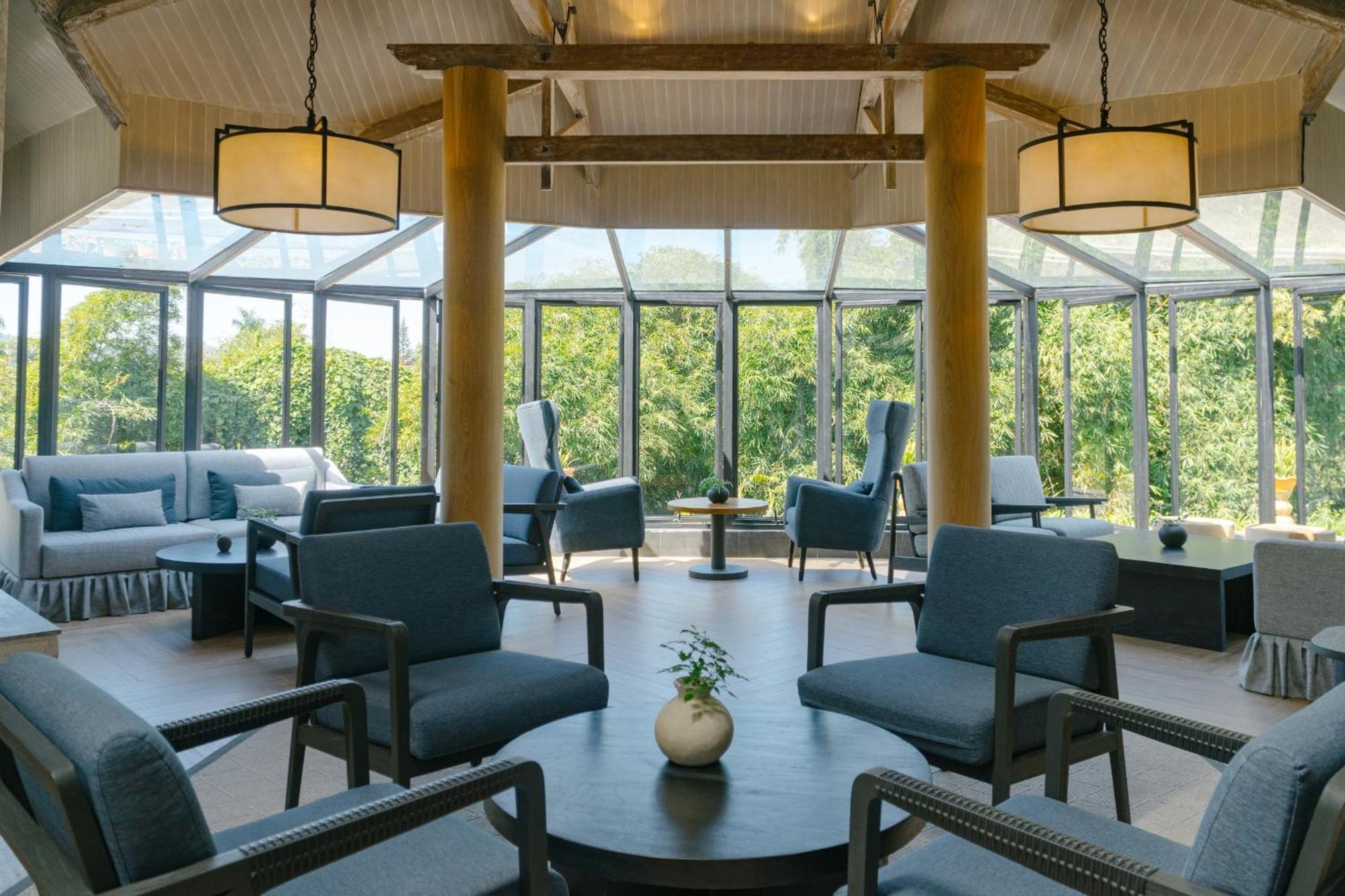 פונקאק Novus Giri Resort & Spa מראה חיצוני תמונה